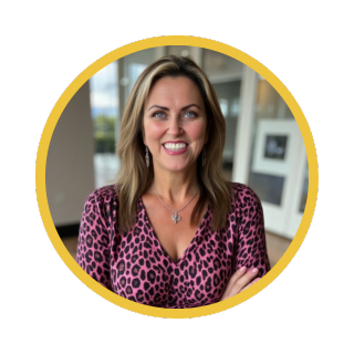 Julie Begbie meeting Snoopy at Knotts Berry Farm